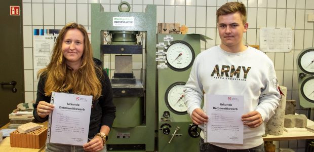 Schüler stellen Hochleistungsbeton her