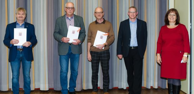 Verdiente Mitglieder der Ferdinand-Braun Schulgemeinde in den wohlverdienten Ruhestand verabschiedet