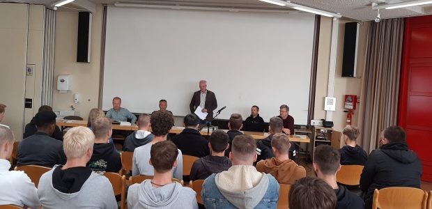 <strong>Team der Elektro-Innung Fulda begrüßt die neuen Auszubildenden</strong>